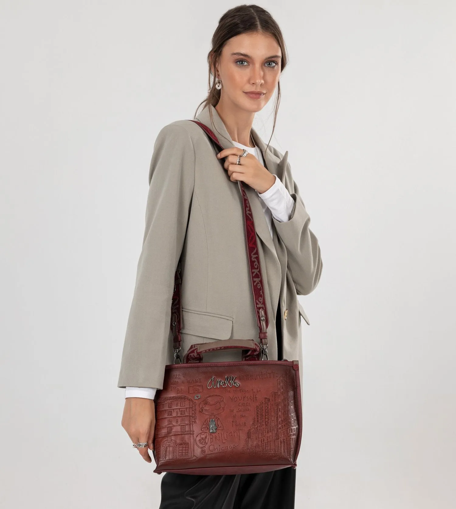 City Art maroon crossbody bag