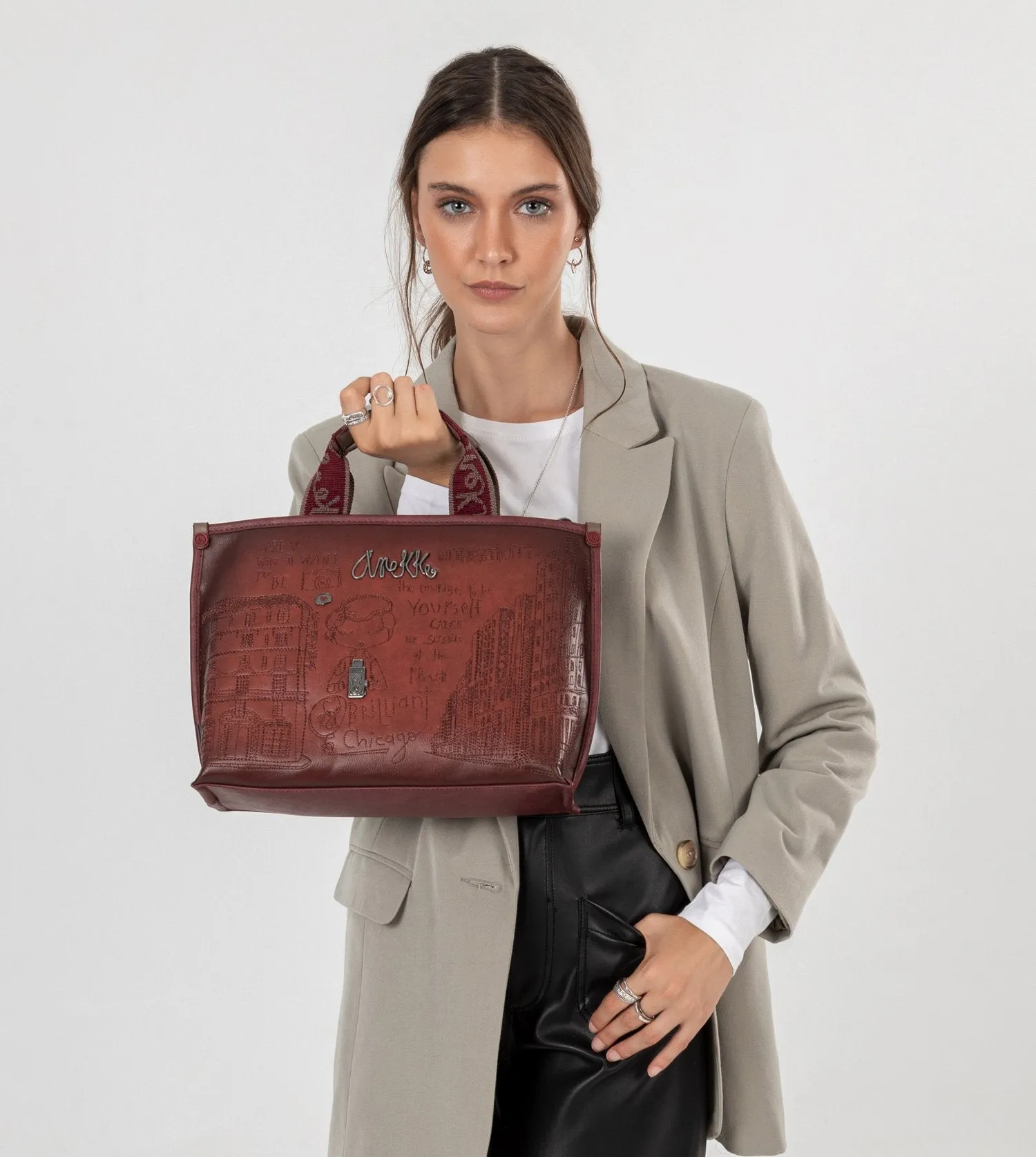 City Art maroon crossbody bag