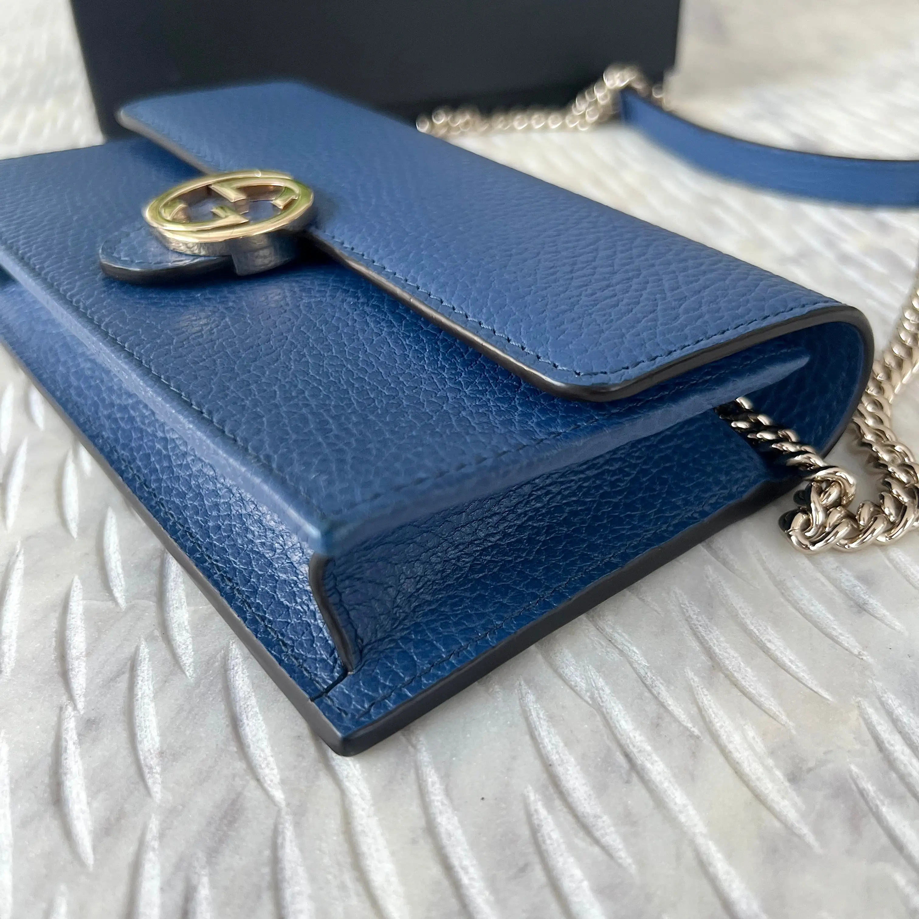 Gucci Interlocking GG Wallet On Chain Bag